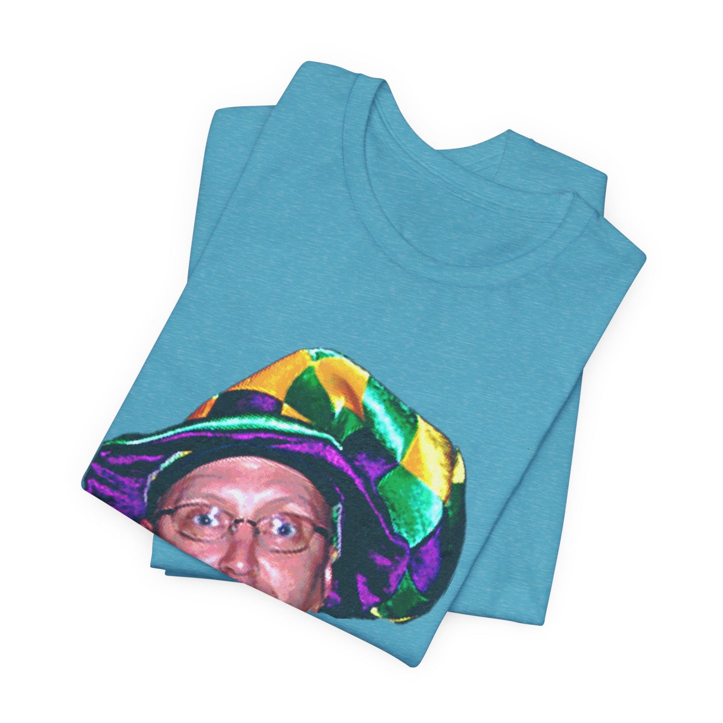 El Jugador T-Shirt — Funny Face Graphic Tee with Colorful Hat